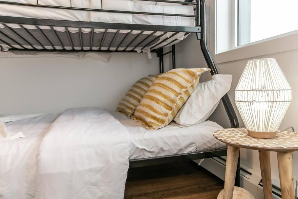 Apartment Bali Vibes Suite, Secure Ug Parking, 5 Min To Dt & Rogers Place, Long Stays, Fast Wifi *